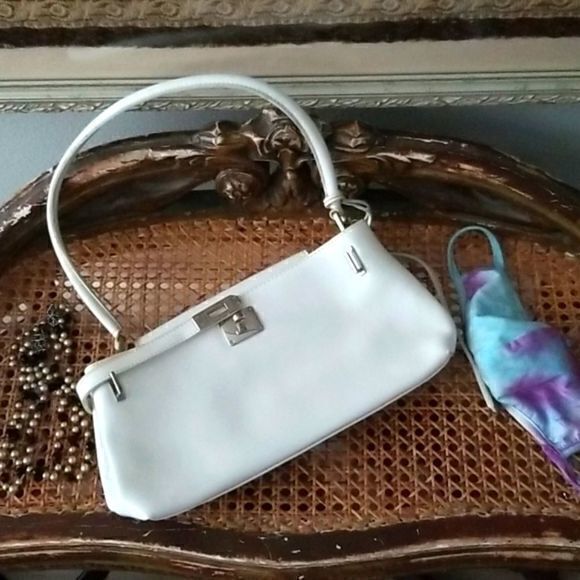 Rina Rich White Leather Vintage Handbag. Vintage good condition.